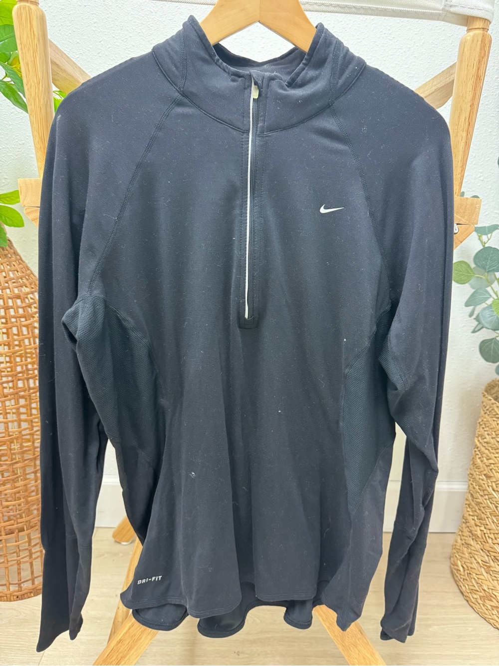 Nike Men’s Black Quarter-Zip Dri-FIT Pullover